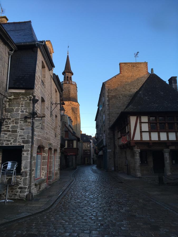 Cafe Hotel Du Theatre Dinan Exterior foto