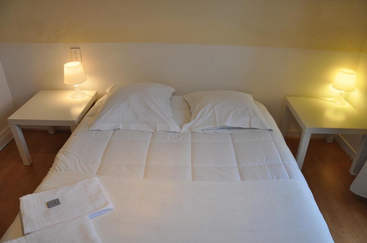 Cafe Hotel Du Theatre Dinan Quarto foto